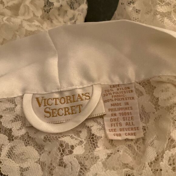 *VTG GLAM* Victoria Secret Gold Label Ivory Lace Robe - Picture 2 of 6